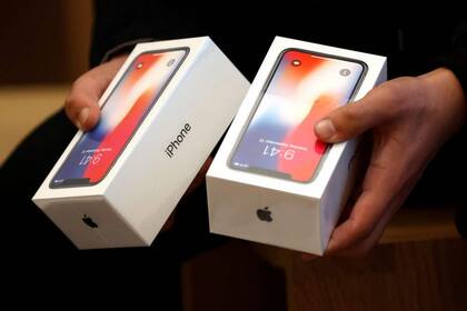 Comprar un iPhone en Chile aún es más barato que en la Argentina, pero la diferencia se redujo por la suba del dólar