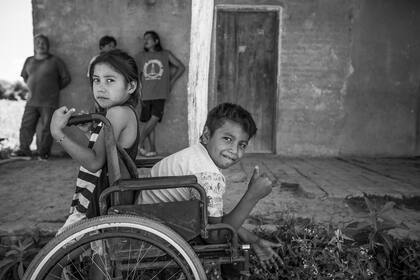 Benjamín y una amiga, en Tres Pozos