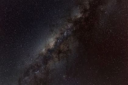 Con 13.700 millones de años de existencia, los científicos siguen tratando de entender por qué el universo tiende a expandirse