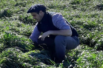 Con 31 años, a Fausto López Bastián le resulta natural diversificar sus ocupaciones, pero prioriza su trabajo como ingeniero agrónomo