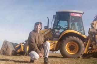 Es sostén de su familia y hace un oficio que le cambió la vida