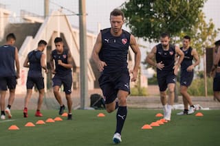 Holan trabaja para que Independiente se adapte a Japón bajo el calor más intenso