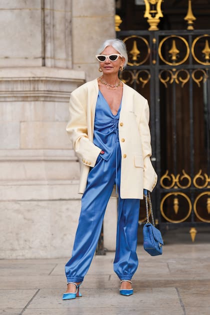 Con 57 años y un estilo único, la influencer Grece Ghanem se coronó como reina del street-style en esta edición de fashion week.