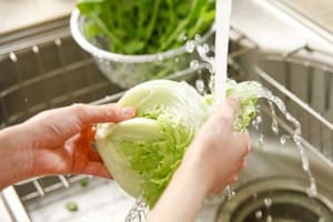 Cuántas gotas de cloro usar para desinfectar las frutas y verduras