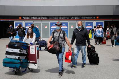 Durante la jornada de hoy, llegaron 52 vuelos internacionales y de cabotaje a Ezeiza