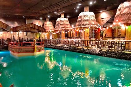 Con ambientación estilo tiki en el bar Tonga, de San Francisco