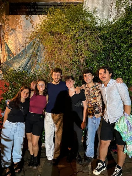 Con amigos y amigas en Argentina