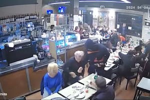 El tenso momento que se vivió en una pizzería tras haber sido asaltada por cuatro delincuentes