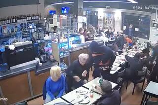 El tenso momento que se vivió en una pizzería tras haber sido asaltada por cuatro delincuentes