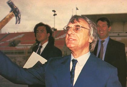 Con Bernie Ecclestone cuando visitó la Argentina en marzo de 1994 y le dio un vistazo al autódromo