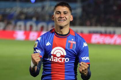 Con Blas Armoa, autor del tercer tanto de Tigre, la magia volvió a Victoria, al menos por un rato; el Matador dejó el último puesto en la tabla.