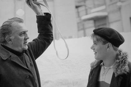 Fellini con Bruno Zanin, el protagonista de Amarcord 