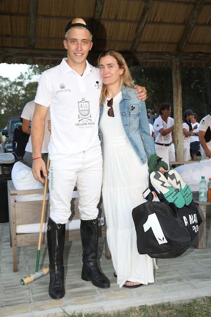 Con Camila, su mamá