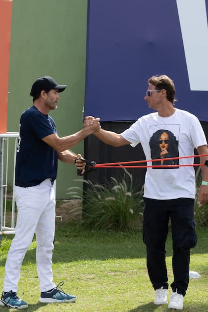 Con camiseta de Rihanna, David Nalbandián fue a saludar a su amigo, Adolfo Cambiaso