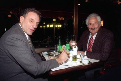 Con Carlos Heller, hombre fuerte de Boca antes de que incursionara en la política, en 1995.