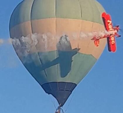 Con casi 50 años de trayectoria, fusionó trabajo, pasión y adrenalina en una carrera única en los cielos argentinos