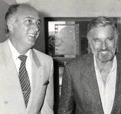 Con
Charlton Heston
en su visita a la
Argentina, en 1990