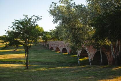Con cien hectáreas de verde, recuperó parte del arroyo La Cañada.