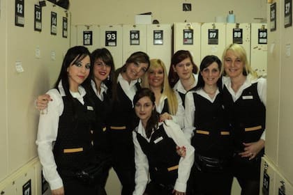 Con compañeras de trabajo, cuando estaba empleada en el Bingo de Bahía.