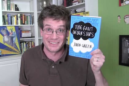 Con cuatro libros en su haber y dos co-escritos, Green se estableció como uno de los autores más celebrados de su generación