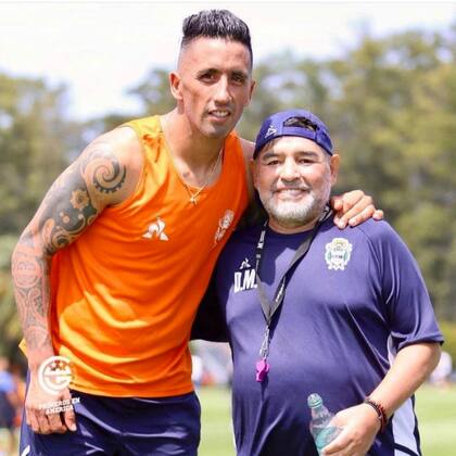 Con Diego Maradona y aquellos tiempos en Gimnasia; Lucas recuerda todas las historias que les contaba el 'Diez' en la sala de kinesiología