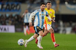 Con diez jugadores y Messi reemplazado, Argentina rescata empate 1-1 ante Colombia por eliminatorias