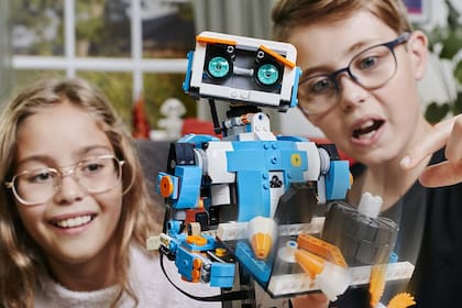 Con diversas plataformas como Coding Express, Education WeDo y MindStorms, Lego es uno de los fabricantes especializados en robots educativos para que los chicos tengan una primera aproximación a estas herramientas