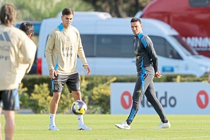 Con el acceso al Mundial ya garantizado, Lionel Scaloni tiene como prioridad para esta ventana de la eliminatoria cuidar a los futbolistas que no están enteros y dar rodaje a algunos nuevos.