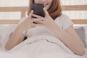 Una especialista en protocolo reveló cuál es el horario correcto para mandar un mensaje de WhatsApp