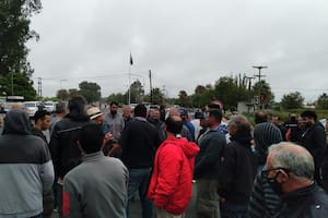 Con el corte de una ruta, productores autoconvocados reclamaron que se abra el dique Ullum para regar sus cultivos