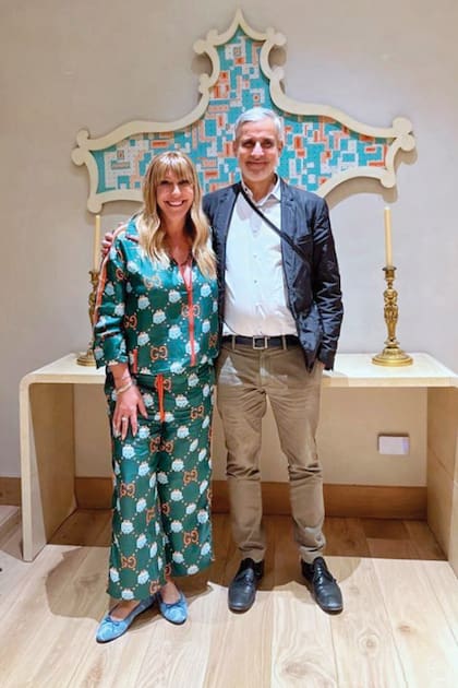 Con el curador brasileño Adriano Pedrosa en su colección particular.