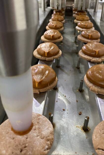 Con el éxito "casero" y el aumento de pedidos incluyeron una dosificadora