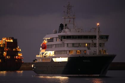 Con el navío evacuado: el mensaje del capitán del crucero afectado por contagios de hantavirus.