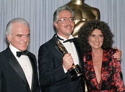 Con el productor Jack Valenti y Luis Puenzo celebrando en 1986 el triunfo argentino en el Oscar con La historia oficial