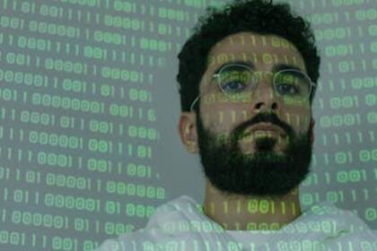 Con el seguimiento de la retina o el gesto de los usuarios se puede recopilar información clave (Foto Pexels)