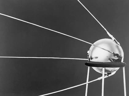 Con el Sputnik, el primer satélite puesto en orbita, la Unión Soviética mostró su poderío en la carrera espacial