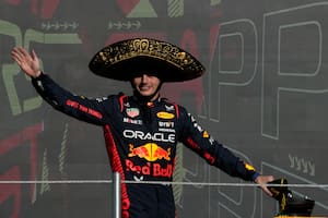 Red Bull toca los extremos en México: la perfección de Verstappen (con otro récord) y el desastre de Checo Pérez