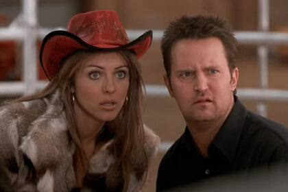 Con Elizabeth Hurley en la comedia Infielmente casados