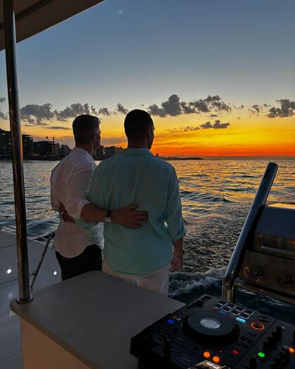 Con esta foto, Rafl Schumacher presentó a su pareja: atardecer y romanticismo