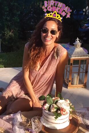 Con esta foto, una íntima amiga de Débora, que también vive en Miami, la saludó por sus 45 años en Instagram.