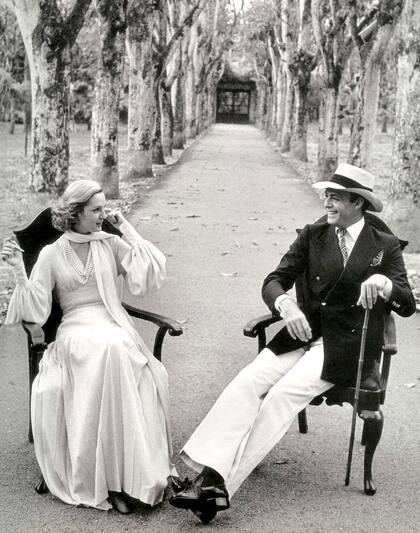 Con esta imagen en blanco y negro, tomada en Hacienda La Vega, al norte de Caracas, la compañía de moda Carolina Herrera comunicó en su cuenta de Instagram la muerte de Reinaldo Herrera.