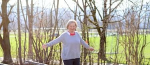 El ejercicio de gimnasia que supera a las pesas para ganar equilibrio