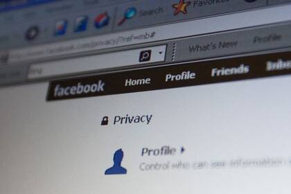 Con este procedimiento, Facebook permite preservar el perfil de la persona fallecida de nuevos contactos o robos de identidad