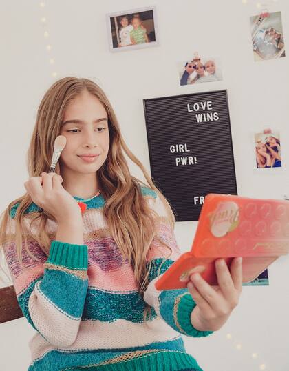 En su última entrevista con ¡Hola! su mamá, Julieta, elogió el look de su hija y lo definió como "canchero y personal".