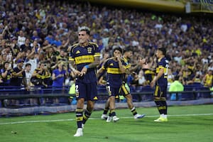 Apareció Di Lollo y con un cabezazo abrió la cuenta: el Xeneize le gana a Riestra en la Bombonera