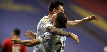Con gol de Papu Gómez, Argentina venció a Paraguay en la fase de grupos de la Copa América por un ajustado 1 a 0.