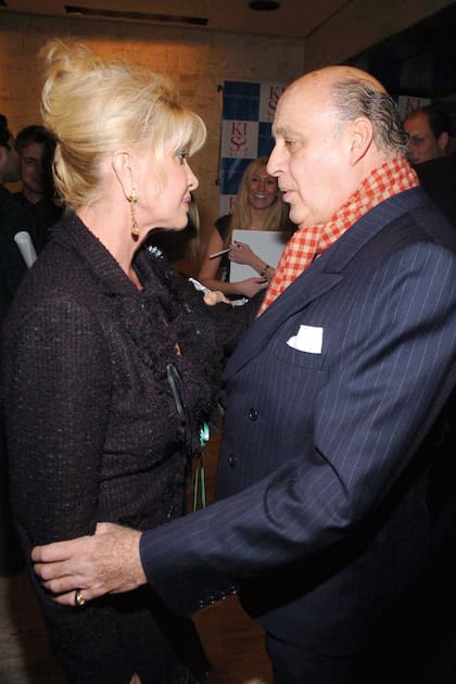 Con Ivana Trump, en un evento social, en el Four Seasons de Nueva York, en febrero de 2006.