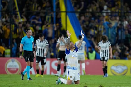 Con jugadas repetidas, Enzo Copetti convirtió ante Libertad por la Copa Libertadores y ante Huracán, el domingo, por el torneo Apertura