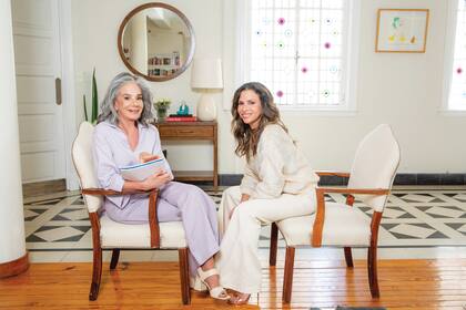 Con la actriz Ana María Picchio, amiga de la familia Ortega y madrina de Julieta