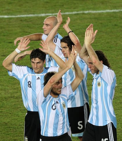 Con la camiseta argentina, luego de un partido en la Copa América 2007, dirigido por Coco Basile. Cuando llegó el Mundial 2010 el DT era Maradona, que decidió no convocarlo